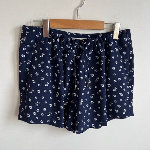 MICHAEL Michael Kors High Waist Shorts Size 6 Blue White Floral Print - Picture 2 of 11